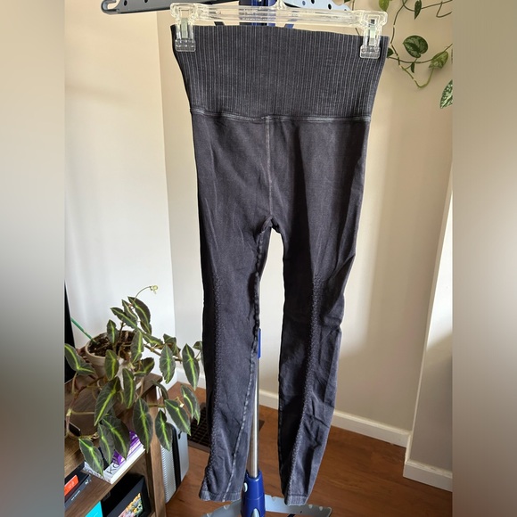 SET!! FP Movement Good Karma set in EUC - Picture 7 of 16